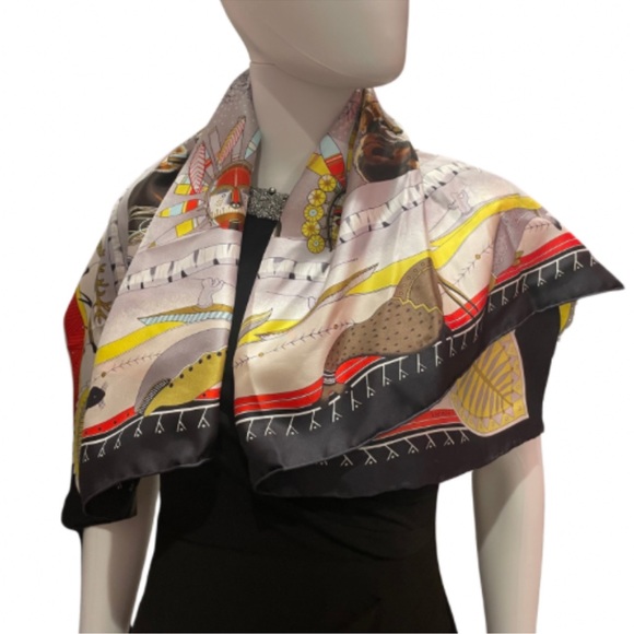 HERMÈS - FOULARD
La Vie Du Grand Nord Silk Vintage Scarf - Picture 9 of 12